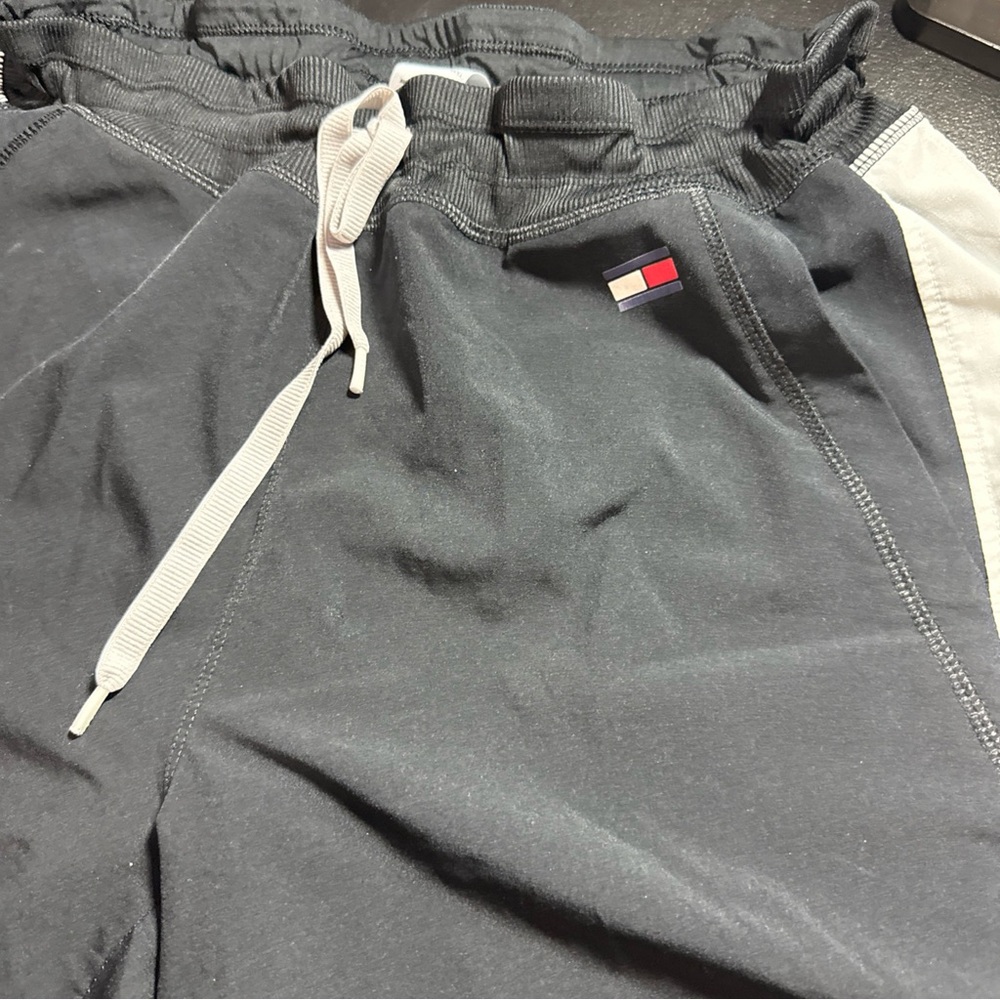 Tommy Hilfiger Sport  Activewear Shorts Medium Black - Picture 6 of 6